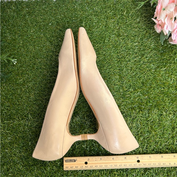 STUART WEITZMAN Nude women pumps kitten heel size 6.5 (store display) like new - Picture 14 of 16